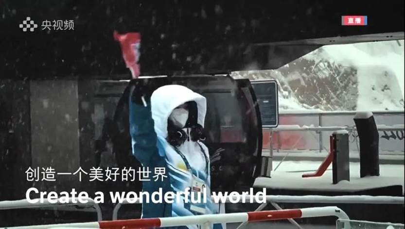 奥运健儿在赛场上挥洒汗水为祖国和人民