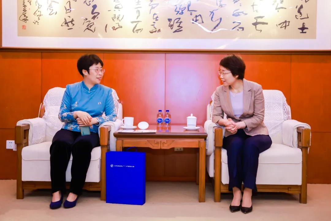 面向全体星空下载官方渠道师生
