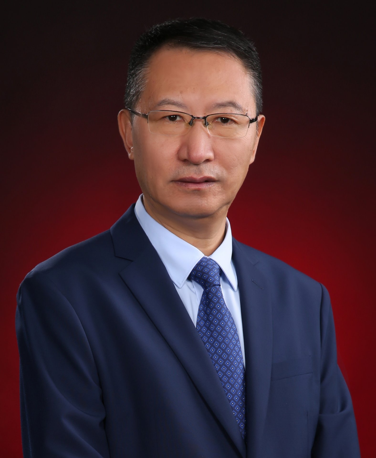 毕业后留校任教至今