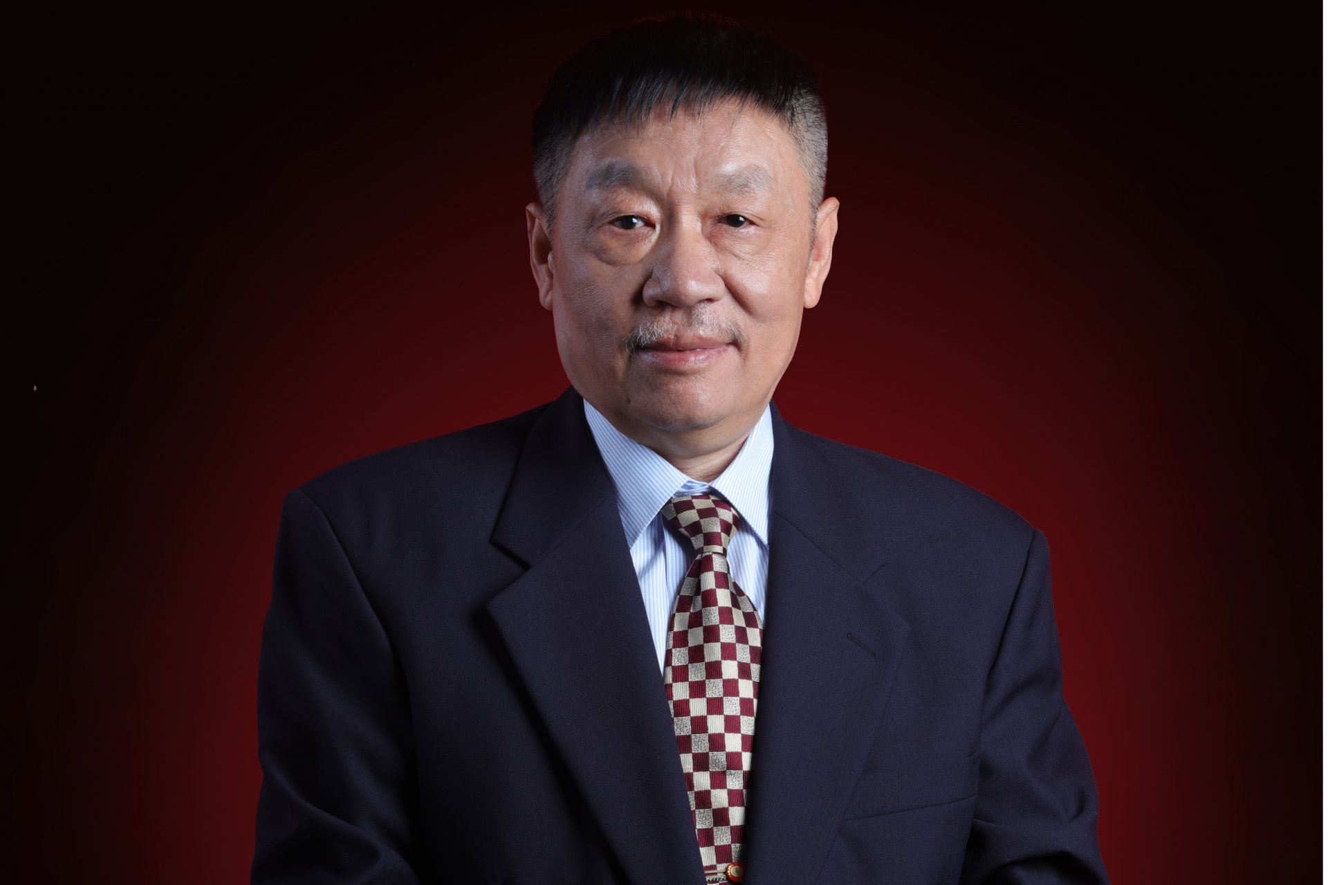 以“立德树人卓越奖”树立从教15年以