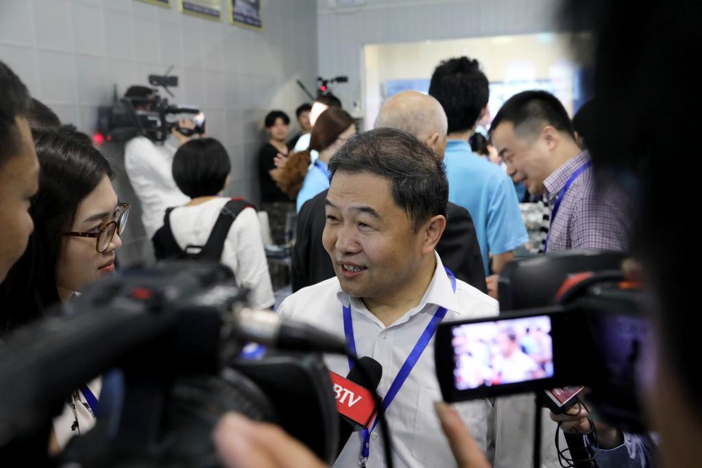戚发轫院士