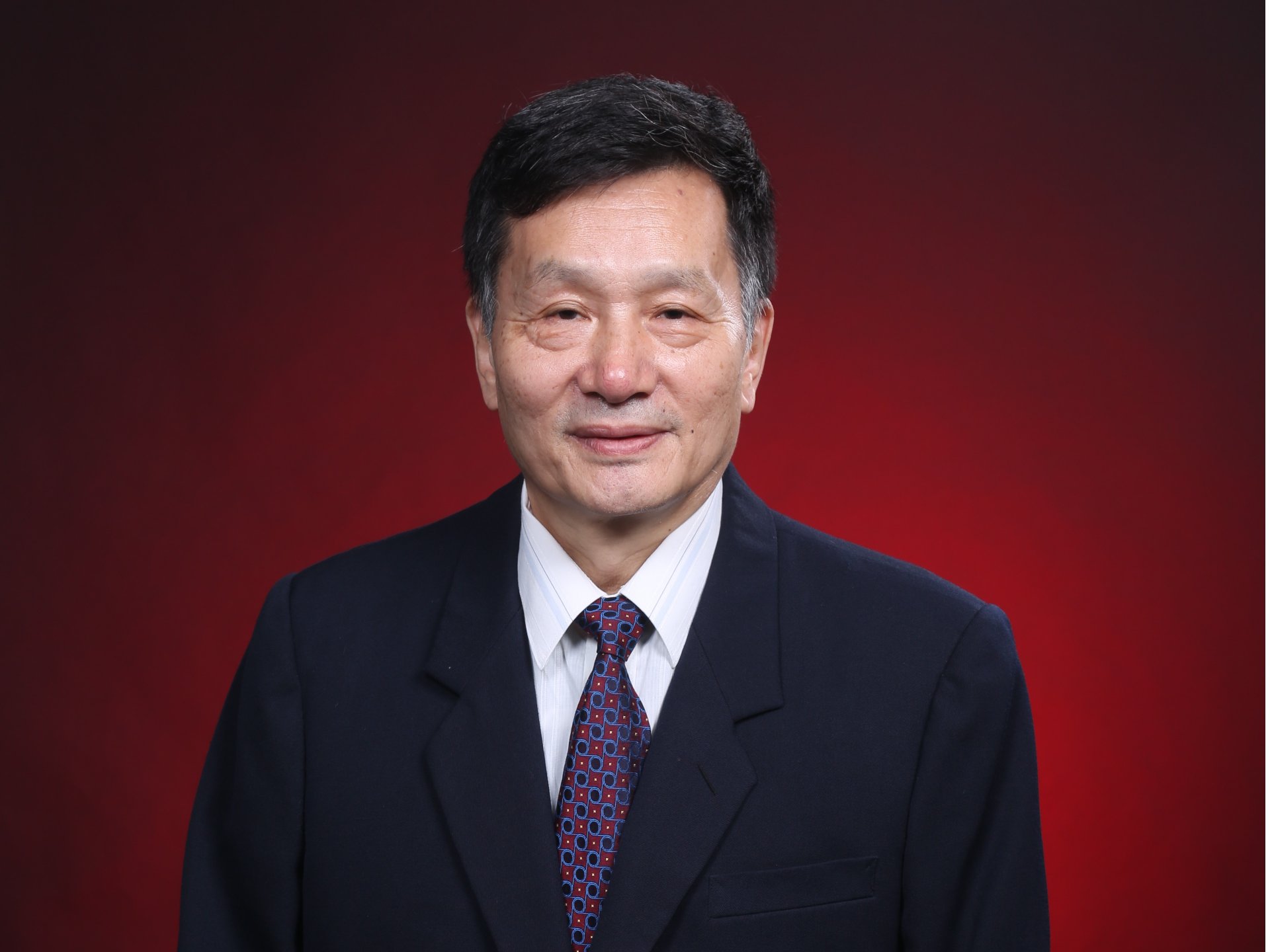 年平均授课96学时