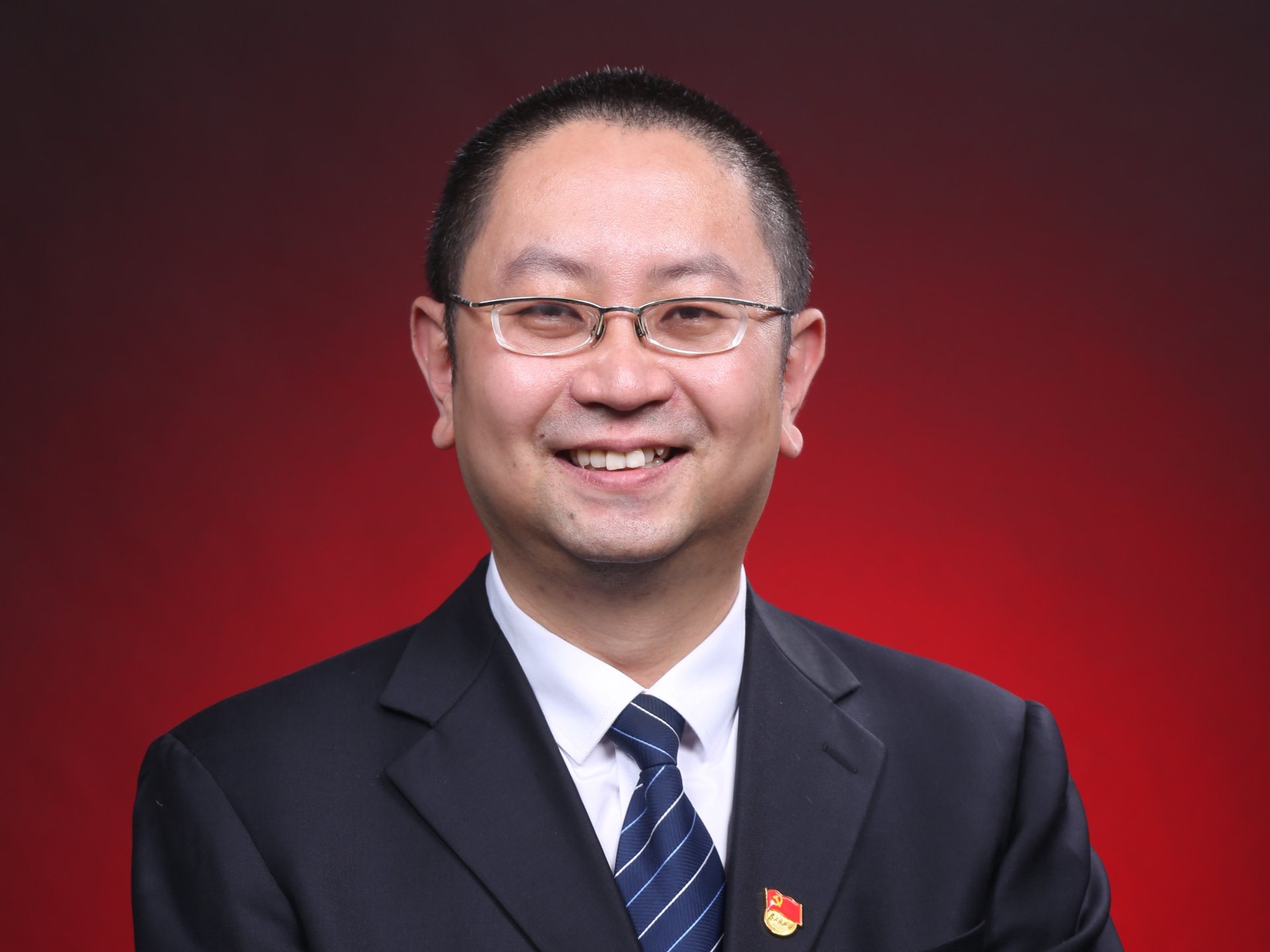 硕士53名