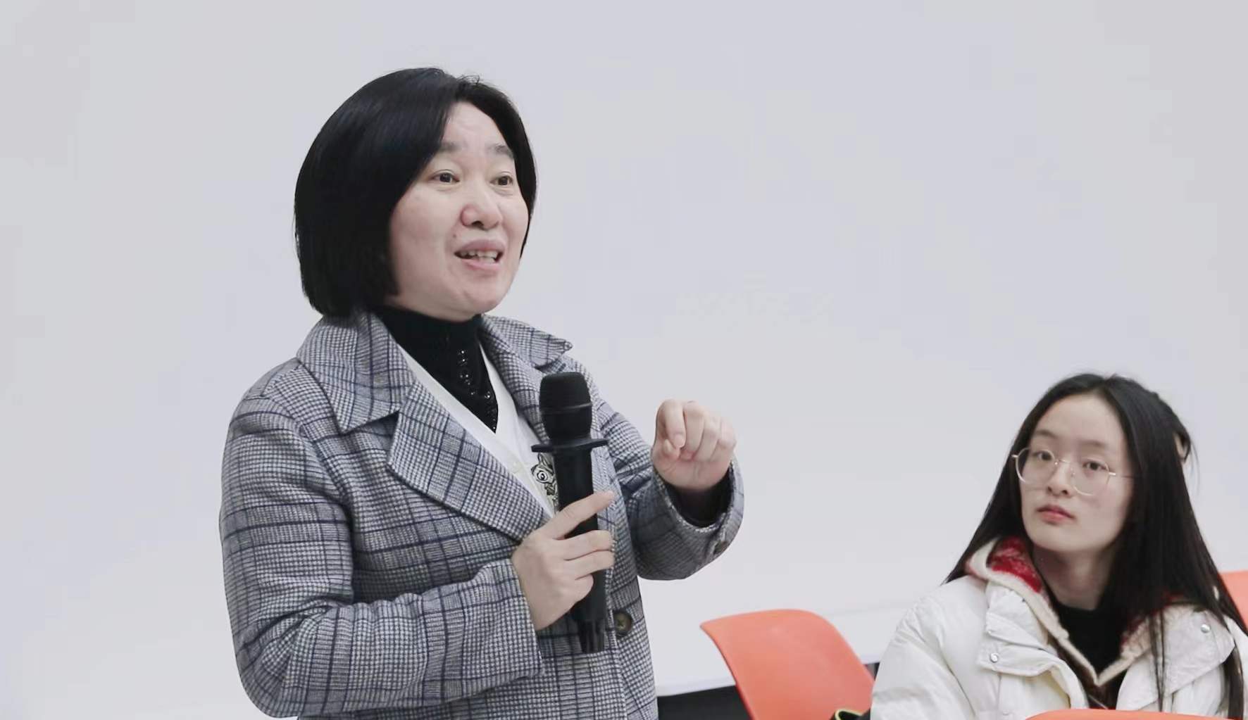赵慧洁教授荣获全国三八红旗手称号