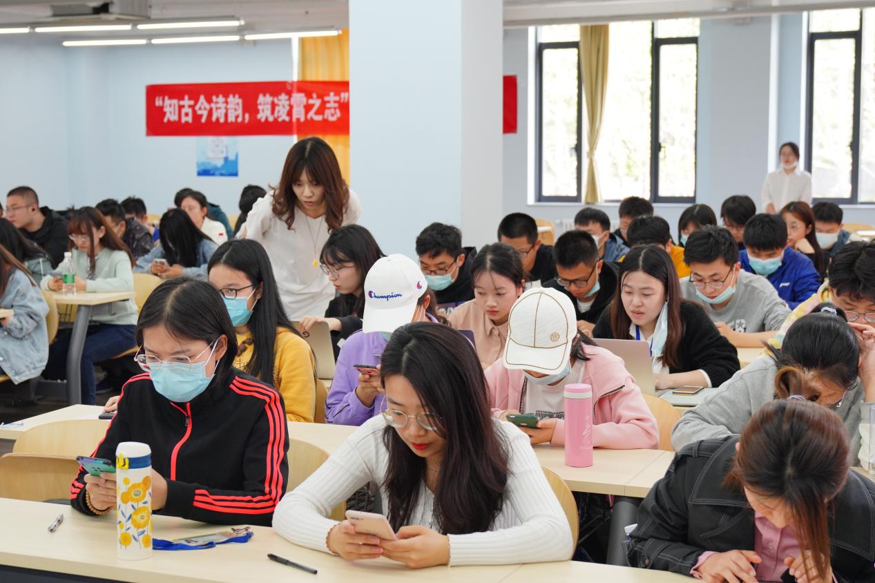 引领师生深入星空下载官方渠道党的百年