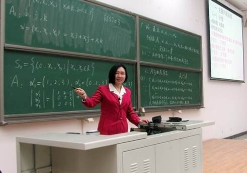 能在课堂上充分调动着同学们的星空下载